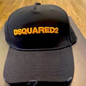 Men’s DSquared hat.